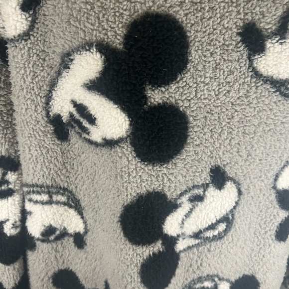 Mickey Mouse Disney Women 3xlarge gray Sherpa Pullover Sweater Fleece Loungewear - Picture 2 of 8